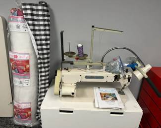 Tin Lizzie 18 Long Arm Quilting Machine