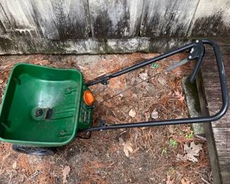 Scotts Turf Builder Broadcast Spreader Mini