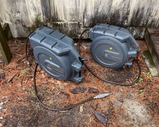 Giraffe Tools Pair Of Retractable Garden Hose 2