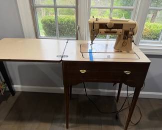 vintage Singer Model 401A Slant-O-Matic sewing machine