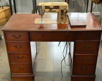 vintage Singer 401A "Slant-O-Matic" sewing machine With Table