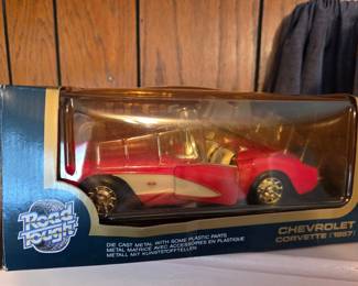 Road Tough 1957 Chevrolet Corvette Die-Cast Model