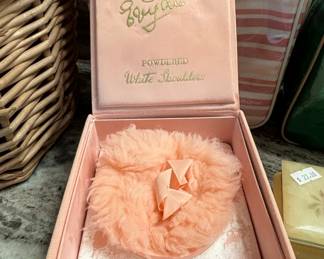 Evyan 'White Shoulders' Powder Box with Puff