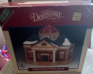Lemax Dickensvale Collectibles "City Hall" Porcelain Lighted House