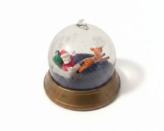 1999 Blockbuster Very Merry Whirl Arounds Santa and Reindeer Snow Globe