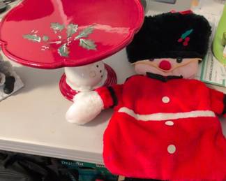 Christmas Soldier Nutcracker Plush Toy with Holly Cake Stand