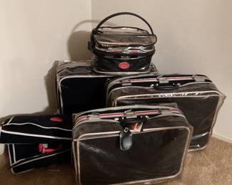Vintage Skyway Luggage 5 pieces.