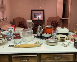 Vintage Coffee Percolator, vintage blender, vintage waffle maker, vintage Rodney Kent Hammered Aluminum casserole dish, 