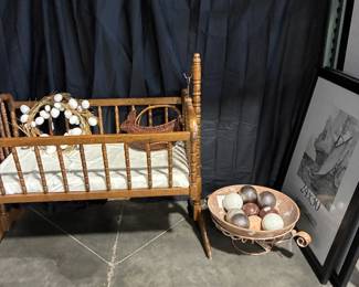 Wooden Baby Crib that swings