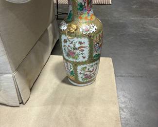 19th Century Chinese Urn
