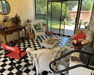 wicker, stands, mirror, baskets