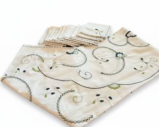Embroidered Linen Tablecloth and Napkin Set