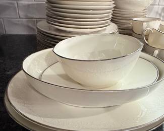 Noritake Lorelei Dinnerware Set