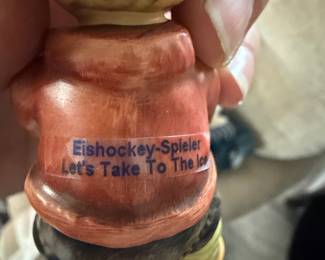 Hummel "Eishockey-Spielerin" (Ice Hockey Player) Figurine Set