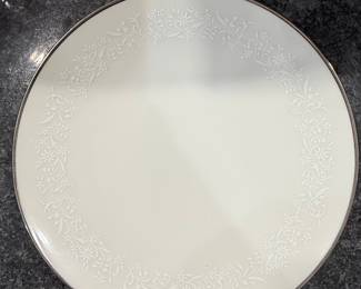 Noritake Lorelei Dinnerware Set