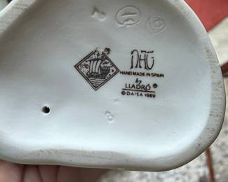 Nao by Lladro "How Pretty!" Porcelain Figurine