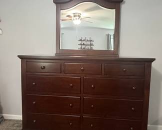 Thomasville Cherry Cinnamon Hill Dresser with Mirror