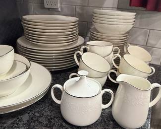 Noritake Lorelei Dinnerware Set