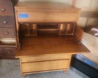 Mid century Leslie Diamond Conant Ball style dresser desk