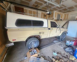 1981 Toyota Pickup runs, has title