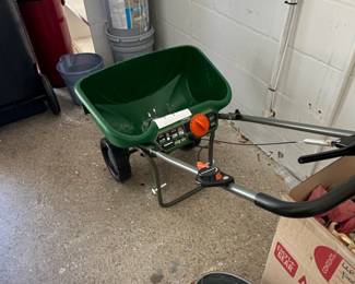 Scotts EdgeGuard Spreader