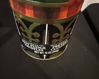 Nutcracker Themed Hot Fudge Pretzel Clusters Tin second image