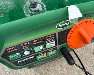 Scotts EdgeGuard Spreader third image