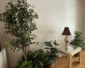 Vintage Ceramic Table Lamp with Floral Motif and Decorative Shade