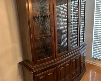 Ethan Allen Classic Manor Solid Maple China Cabinet