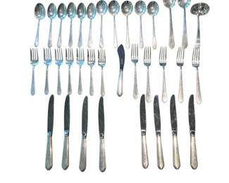Lunt Sterling William and Mary Flatware 35 Pieces