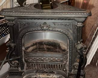 Victorian Cast Iron Fireplace Insert with Ornate Detailing