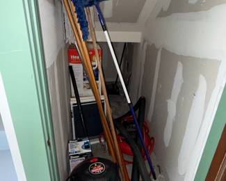 Craftsman 3.0 HP Wet/Dry Vacuum with Simer Utility Pump and Assorted Cleaning Tools