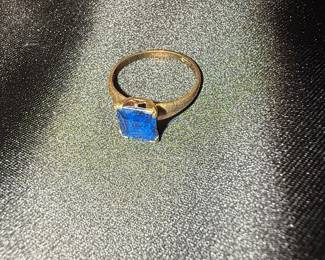 Rectangular Lapis Lazuli Ring in Yellow Gold