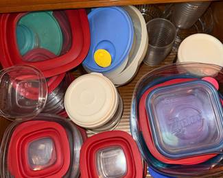 Assorted Rubbermaid and Ziploc Food Storage Containers and Lids