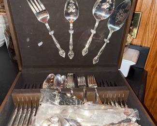 Community Silverplate "Evening Star" Pattern Flatware Set