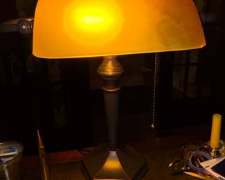 Emeralite Bankers Lamp with Amber Glass Shade
