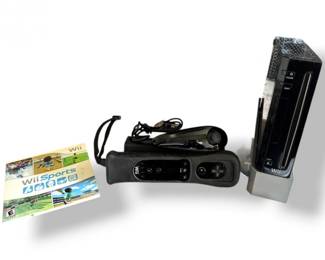76 NintendoWiiConsoleBundlewControllerNunchukWiiSports