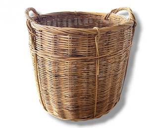 136 ExtraLargeWovenWickerBasketLaundryHamperwHandles