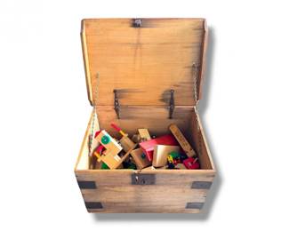 68 WoodStorageChestwVintageWoodenToysTrainPieces