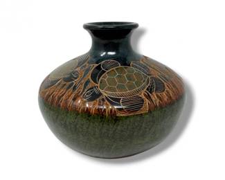 34 FranklinCaleroHandcraftedPotteryVasewSeaTurtleDesign