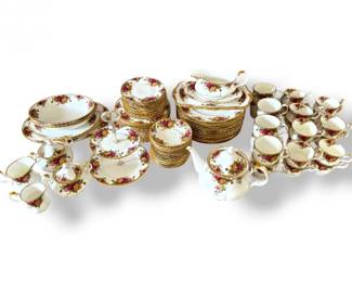 88 RoyalAlbertOldCountryRosesBoneChinaSet90PcsCollection