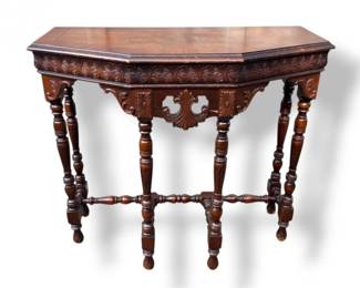 176 AntiqueCarvedWoodSideTablewTurnedLegsDecorativeApron