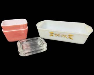 148 VintagePyrexPinkRefrigeratorDishesFireKingGlassLoafPan