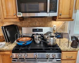 Bakeware and cookware