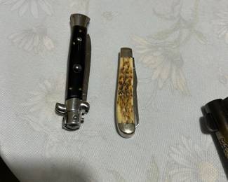 Switch blade pocket knives 