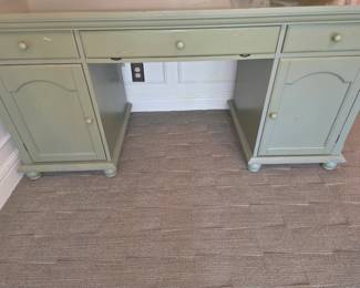Computer desk