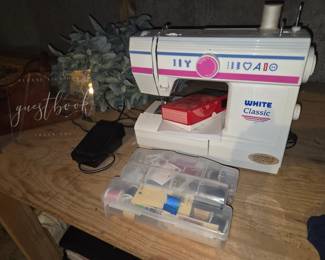 White Classic sewing machine