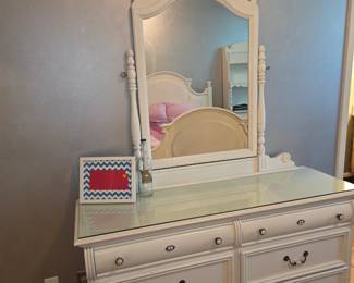 6 Drawer dresser