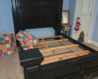 Full size bed w/storage