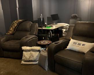 Power recliners/ lights/ USB Ports - Only Few months old 